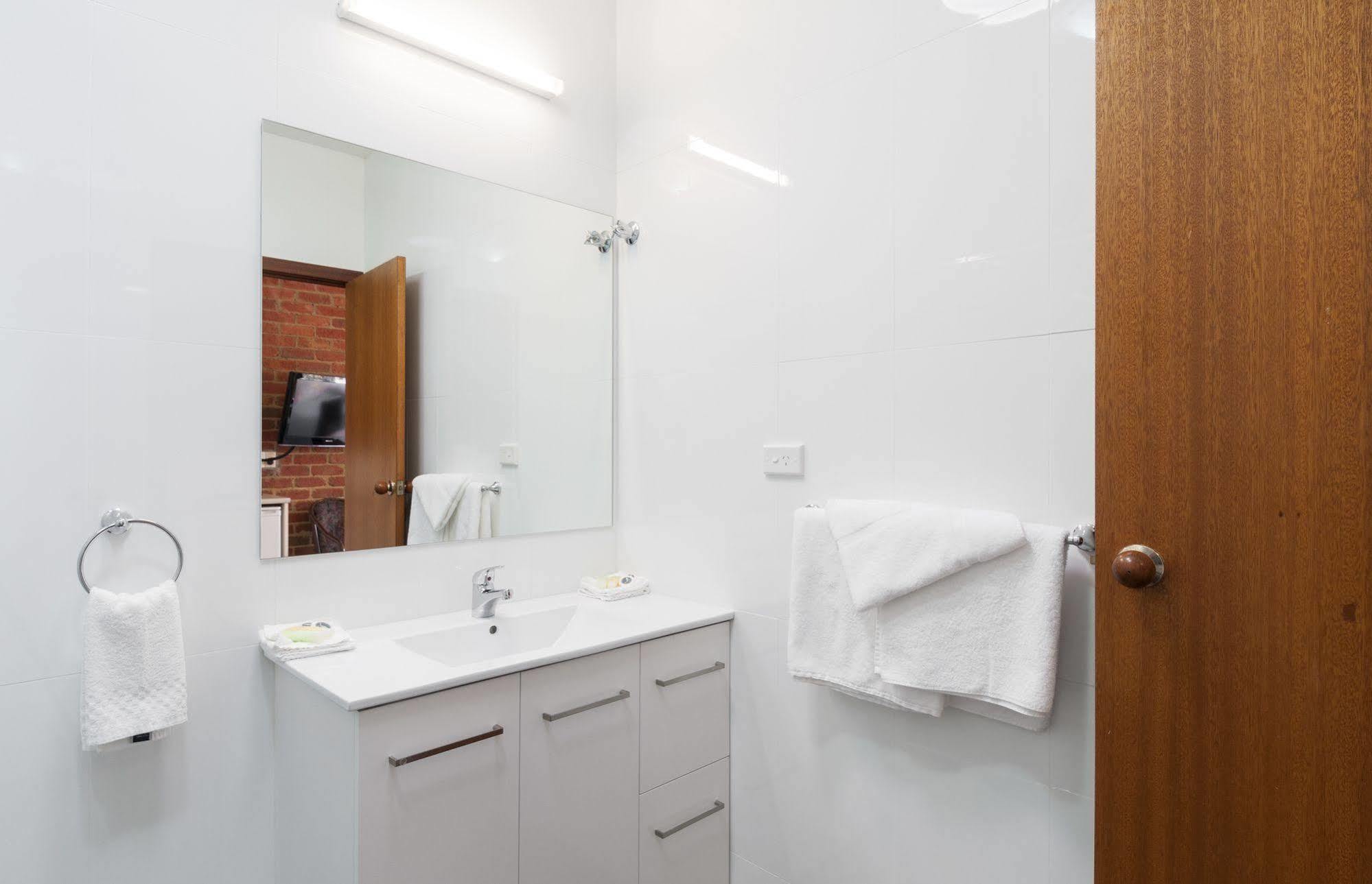 Yarra Valley Motel Лилидейл Экстерьер фото
